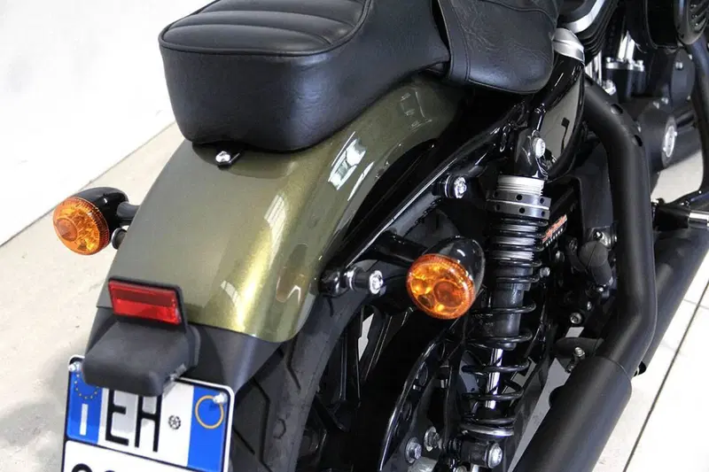 Harley-Davidson 883 Iron (2014 - 16) - XL 883N (9)