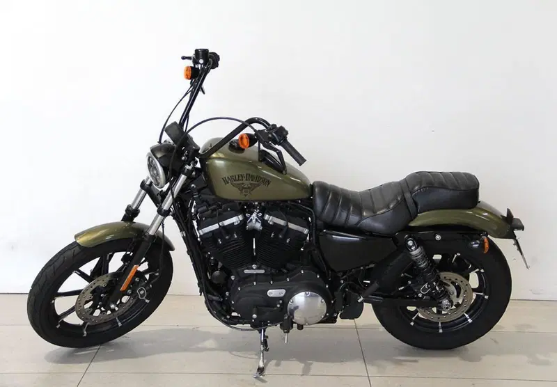 Harley-Davidson 883 Iron (2014 - 16) - XL 883N (10)