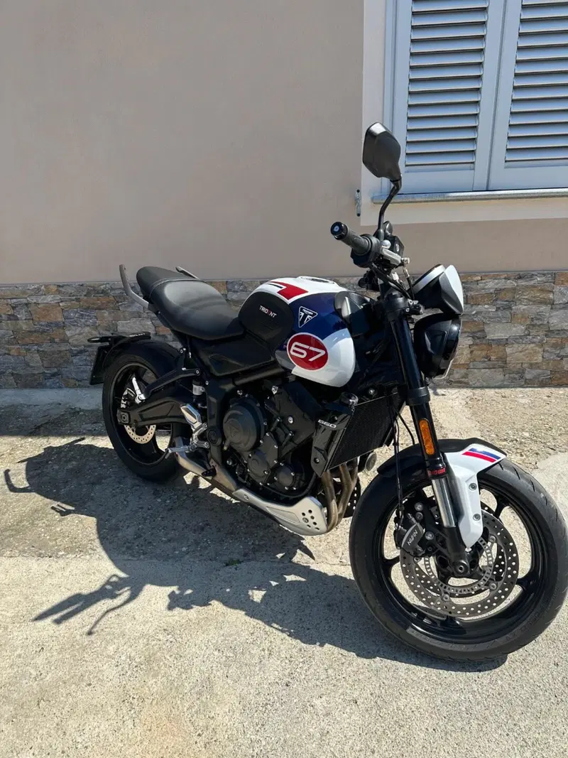 Triumph Trident 660 Triple Tribute Edition (2024) (2)
