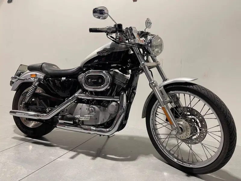 Harley-Davidson 883 Custom (2001 - 05) - XL 53C (2)