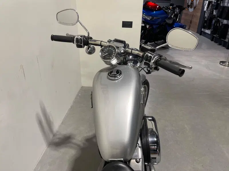 Harley-Davidson 883 Custom (2001 - 05) - XL 53C (10)