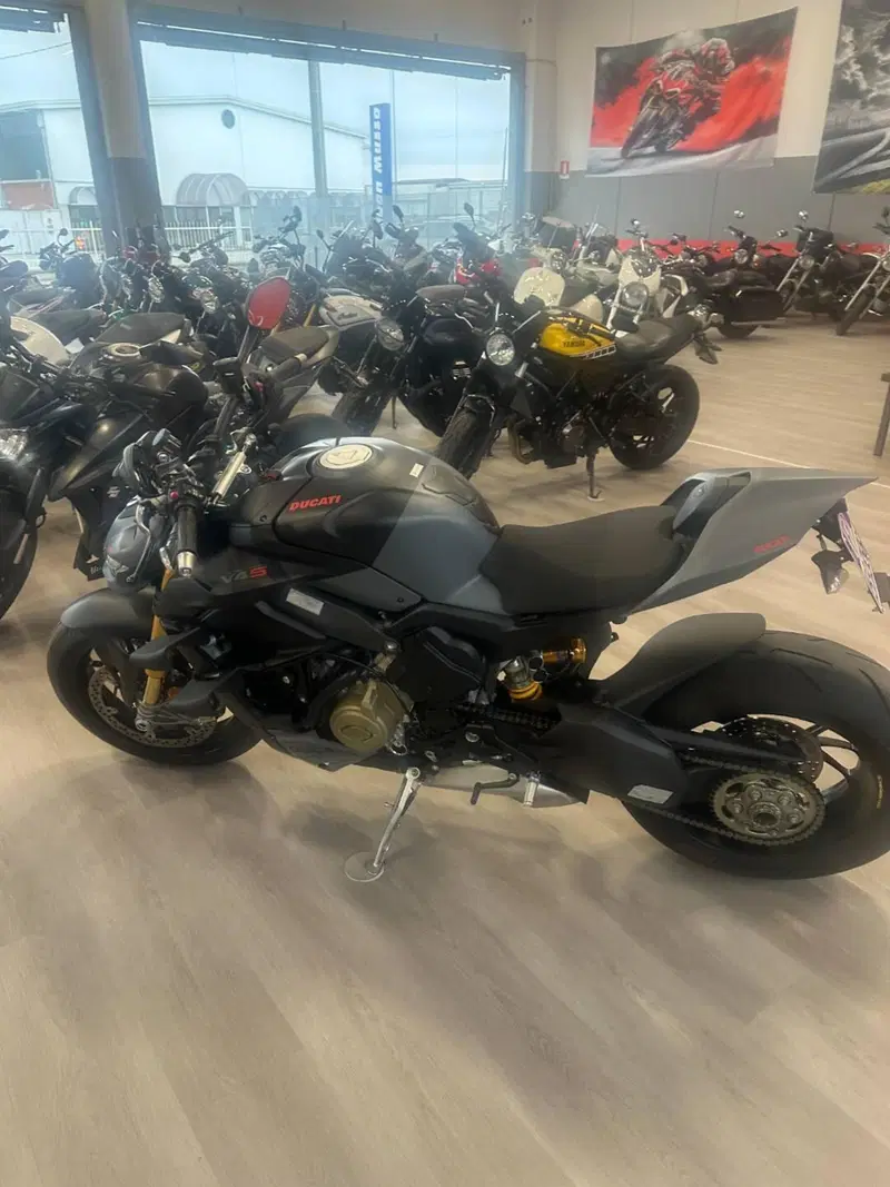 Ducati Streetfighter V4 S (2023 - 24) (2)