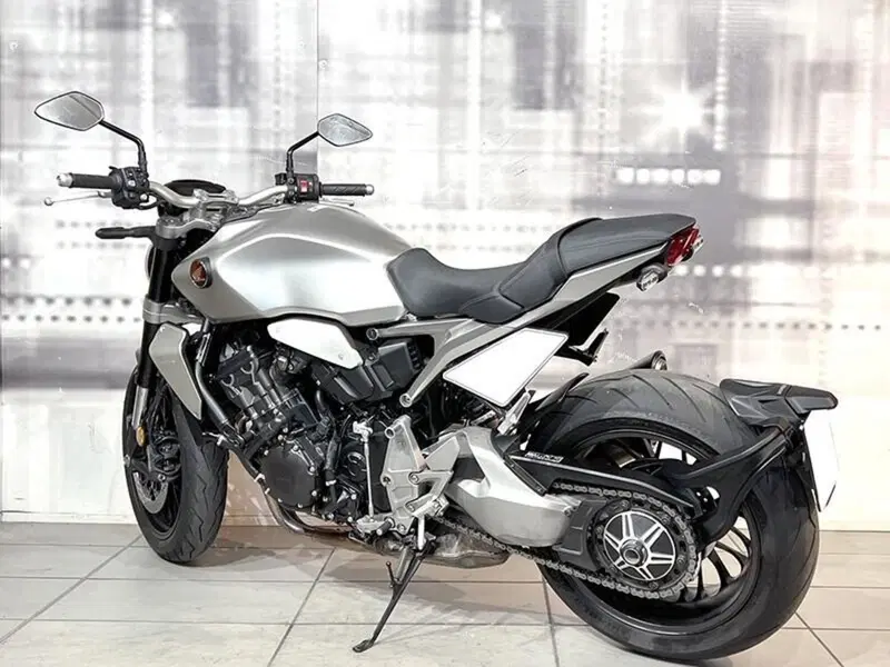 Honda CB 1000 R (2021 - 25) (2)