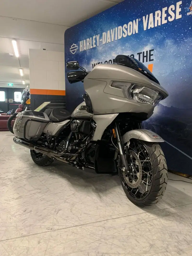 Harley-Davidson CVO Road Glide (2023) (2)