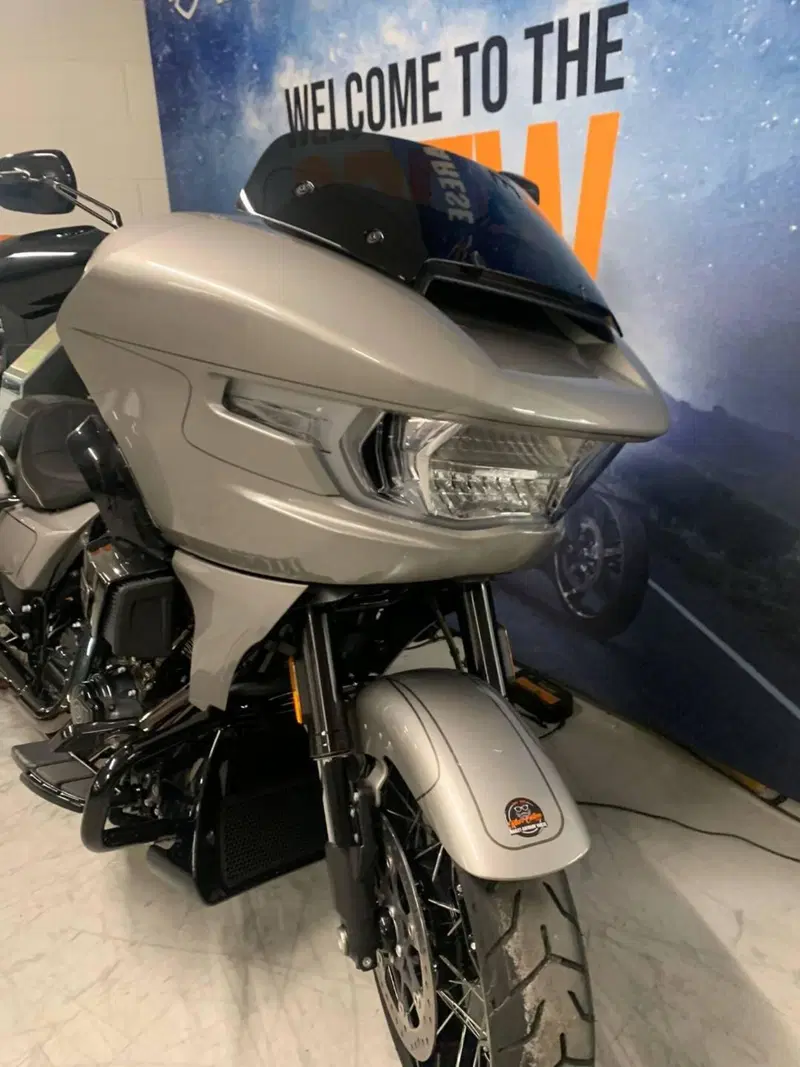 Harley-Davidson CVO Road Glide (2023) (3)