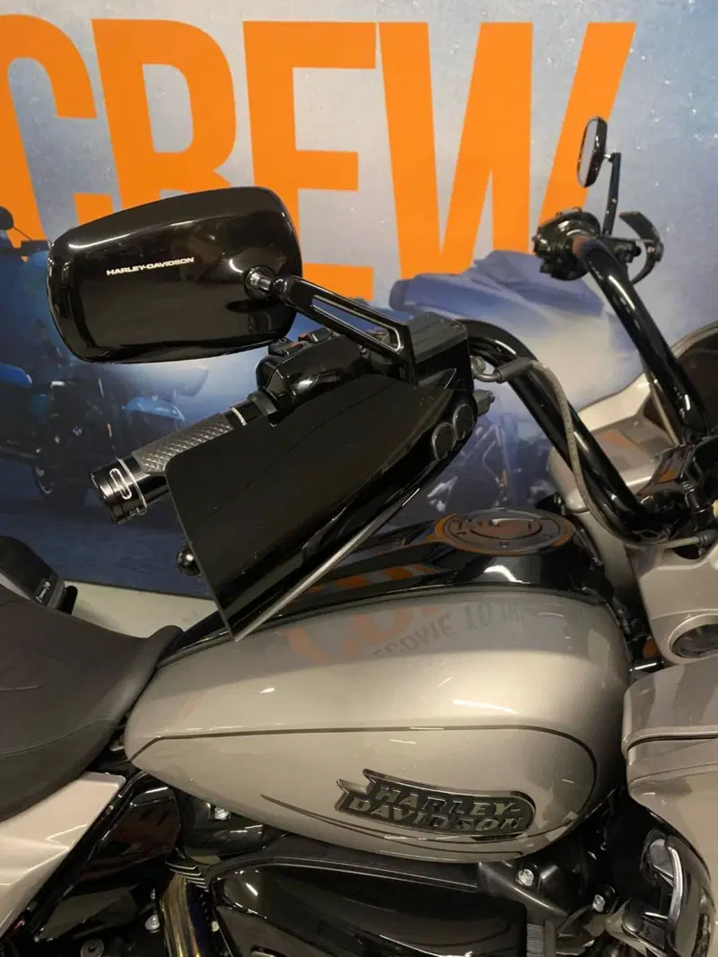 Harley-Davidson CVO Road Glide (2023) (8)