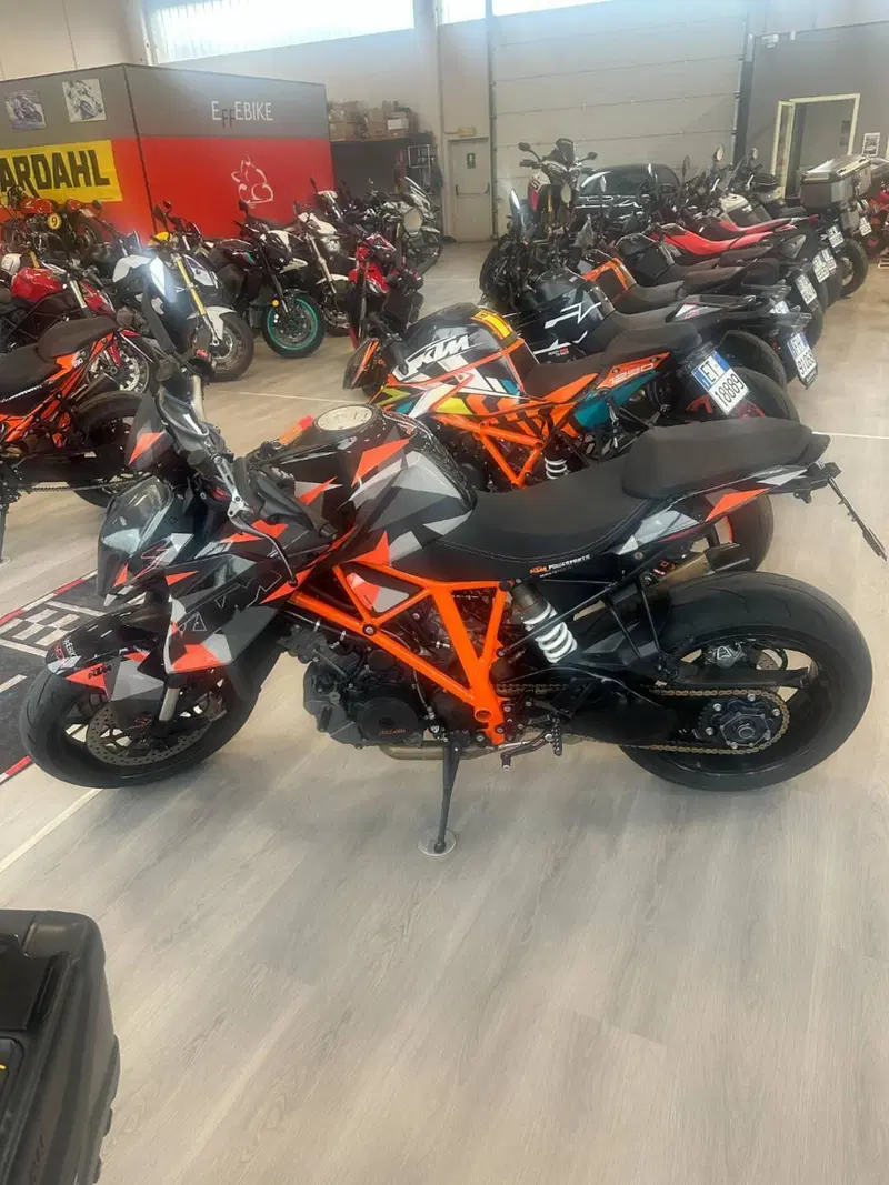 KTM 1290 Super Duke R ABS (2014 - 16) (3)