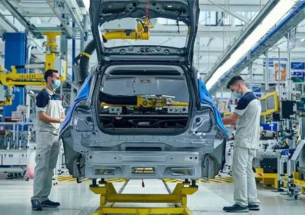 Stellantis torna in utile nel primo trimestre 2026: ricavi a 38,1 miliardi, crescita in tutte le regioni