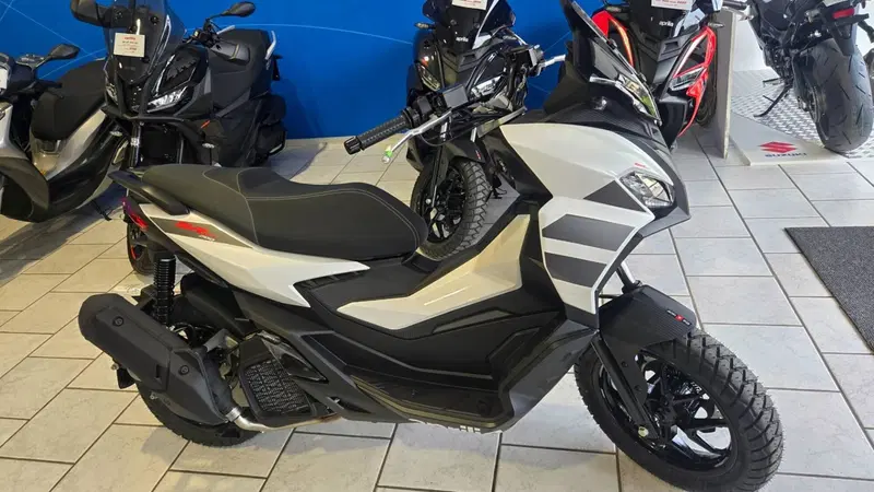 Aprilia SR GT 125 Sport (2025 - 26) (10)
