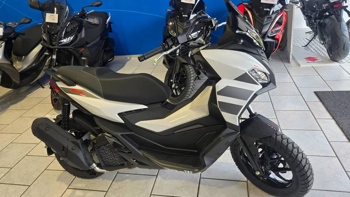 Aprilia SR GT 200 Sport (2025 - 26) (7)