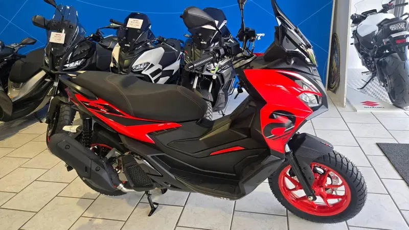 Aprilia SR GT 200 Sport (2025 - 26) (11)