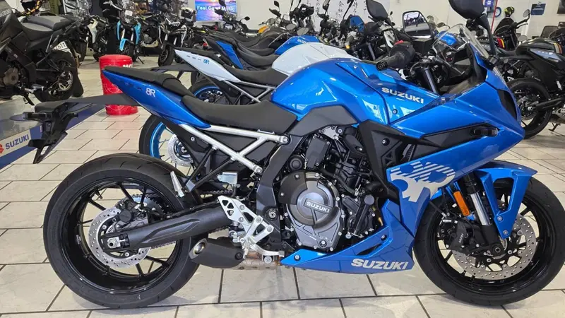 Suzuki GSX-8R (2024 - 26) (2)