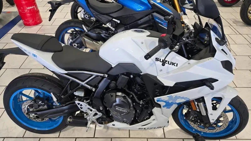 Suzuki GSX-8R (2024 - 26) (3)