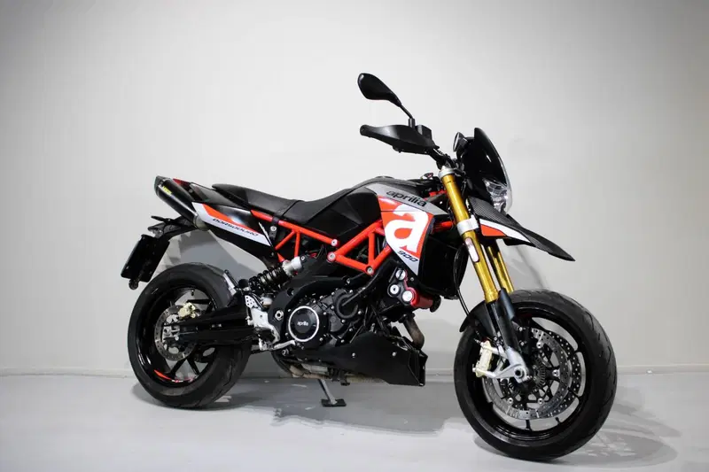Aprilia Dorsoduro 900 (2017 - 20) (2)
