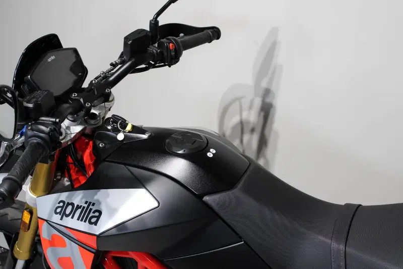 Aprilia Dorsoduro 900 (2017 - 20) (5)