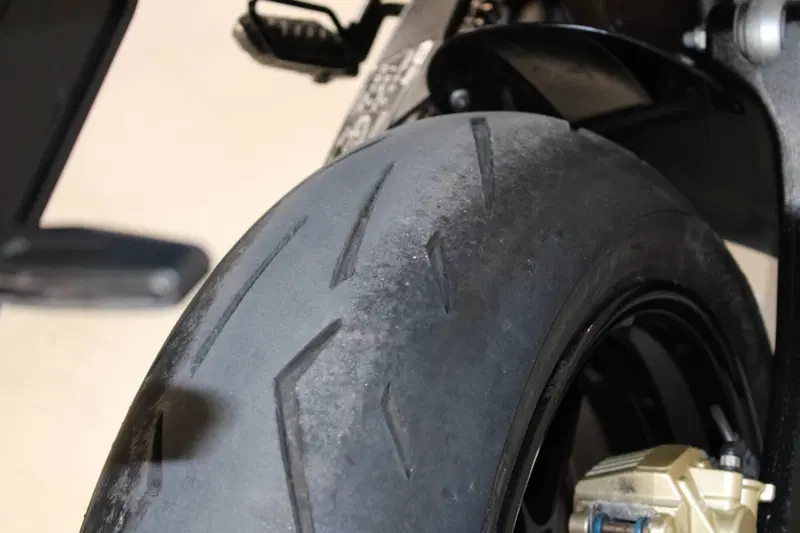 Aprilia Dorsoduro 900 (2017 - 20) (8)