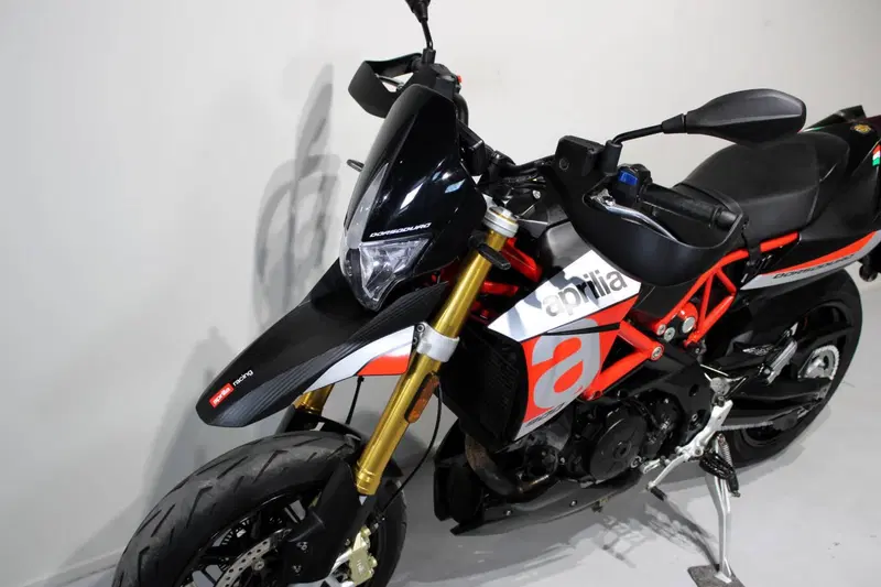 Aprilia Dorsoduro 900 (2017 - 20) (9)