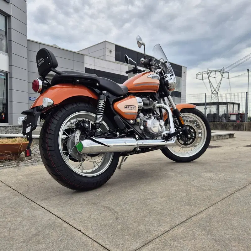 Royal Enfield Meteor 350 Aurora (2024 - 26) (2)