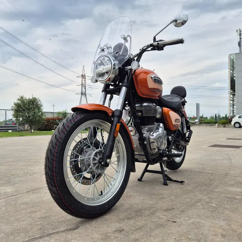 Royal Enfield Meteor 350 Aurora (2024 - 26) (4)