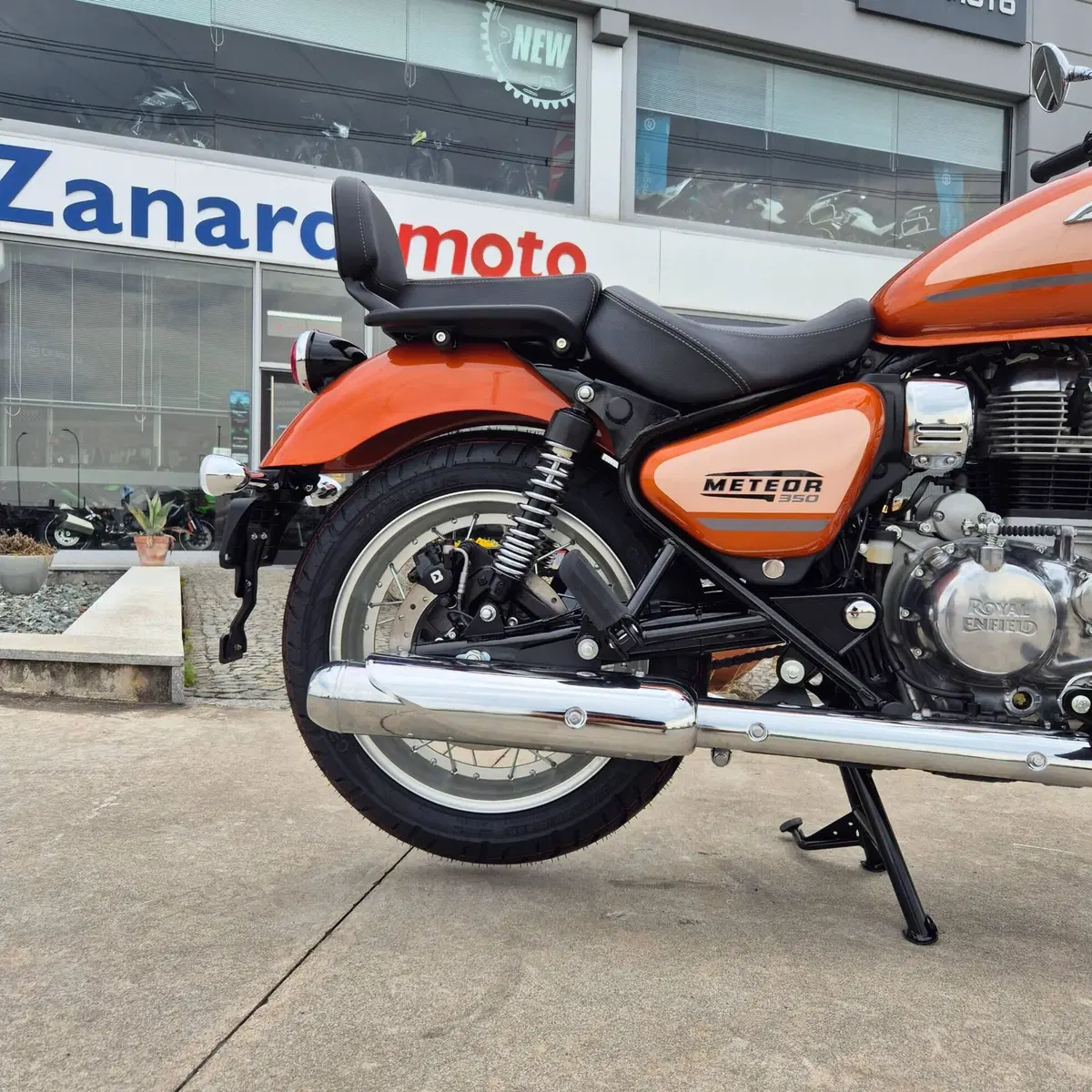 Royal Enfield Meteor 350 Aurora (2024 - 26) (5)