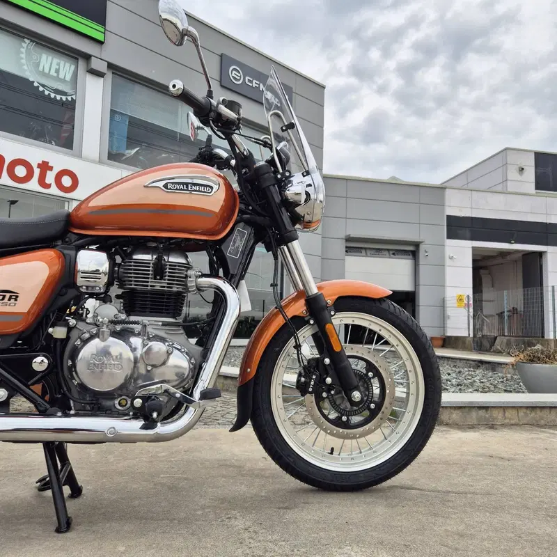 Royal Enfield Meteor 350 Aurora (2024 - 26) (6)
