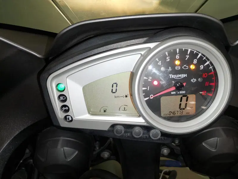 Triumph Tiger 1050 SE ABS (2006 - 13) (5)