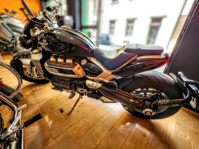 Triumph Rocket 3 R (2021 - 24) (2)