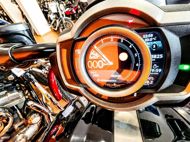 Triumph Rocket 3 R (2021 - 24) (5)