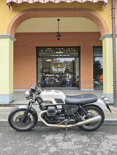 Moto Guzzi V7 Classic (2008 - 12) usata