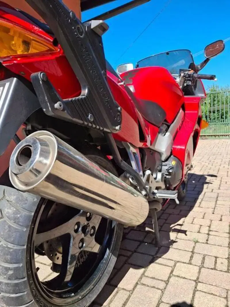 Honda VFR 800 (1998 - 01) (2)