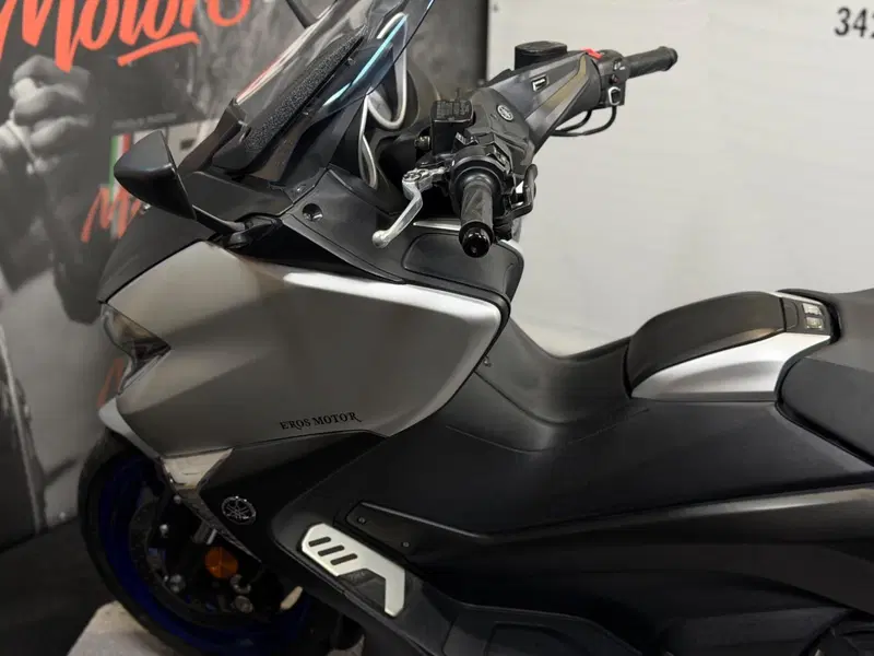 Yamaha T-Max 530 SX (2017 - 19) (8)