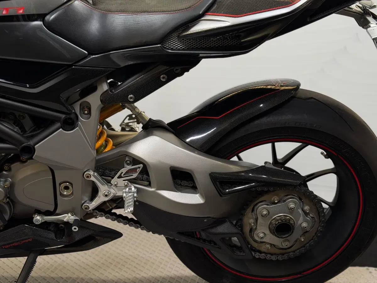 MV Agusta Brutale 910 R (2006 - 11) (10)