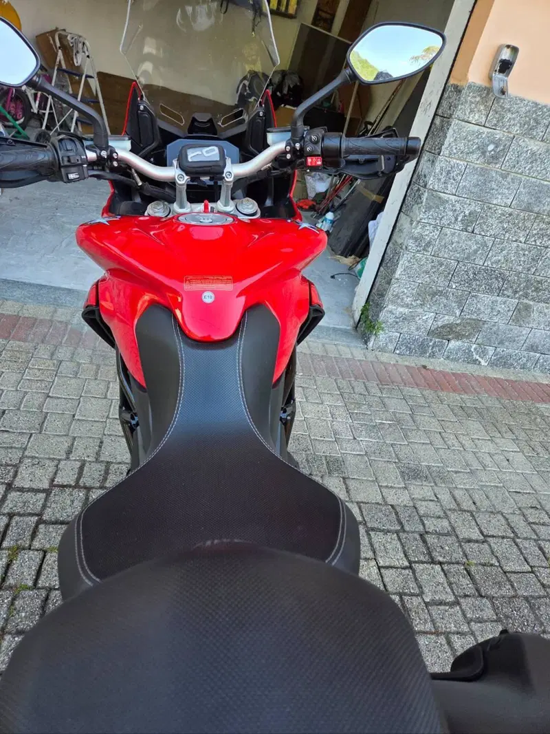MV Agusta Turismo Veloce 800 Rosso (2021 - 23) (7)