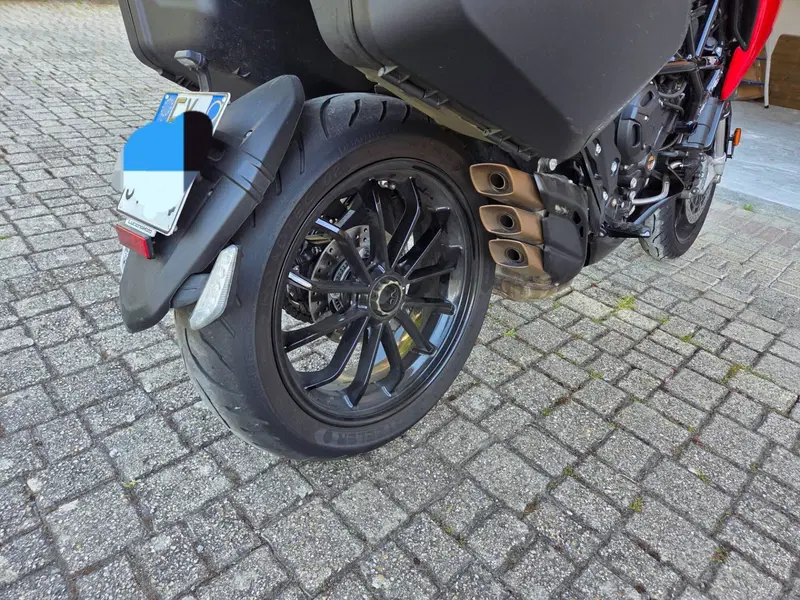 MV Agusta Turismo Veloce 800 Rosso (2021 - 23) (9)