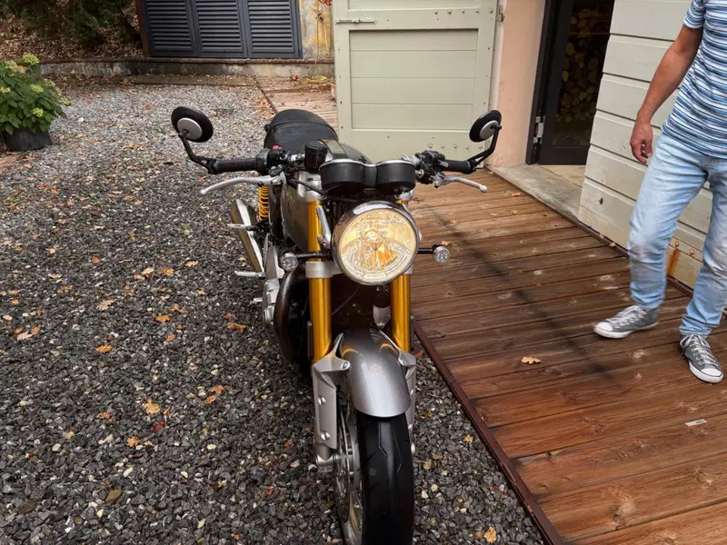 Triumph Thruxton 1200 R (2016) (4)