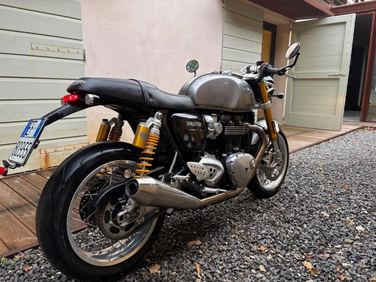 Triumph Thruxton 1200 R (2016) (7)