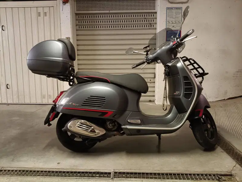 Vespa GTS 300 Super Sport Hpe (2021 - 22) (2)