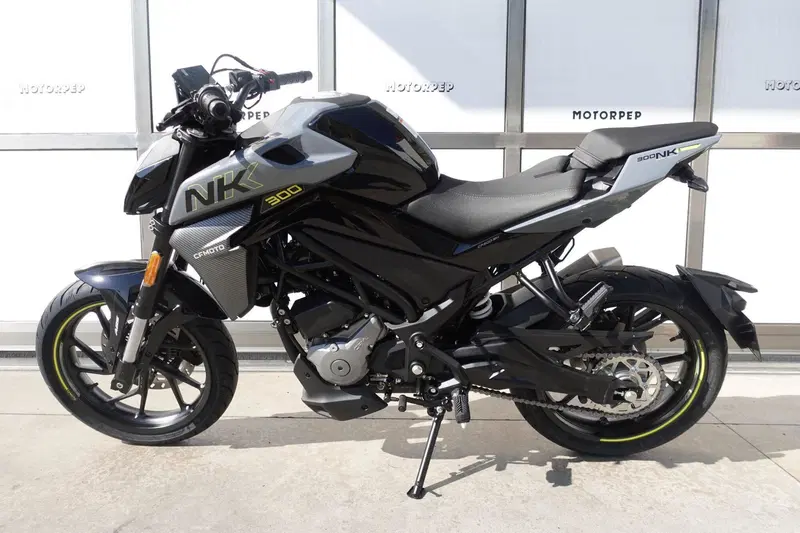 CFMOTO 300NK (2021 - 26) (3)