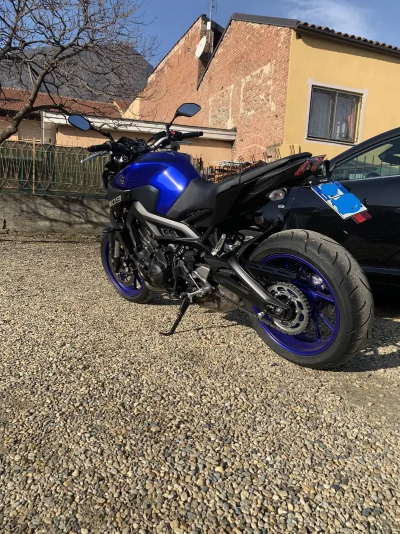 Yamaha MT-09 (2017 - 20) (2)