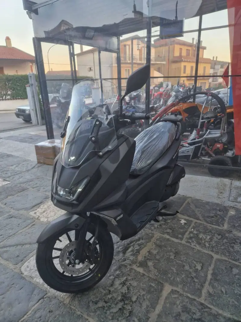 Kymco Skytown 125i (2024 - 26) (7)