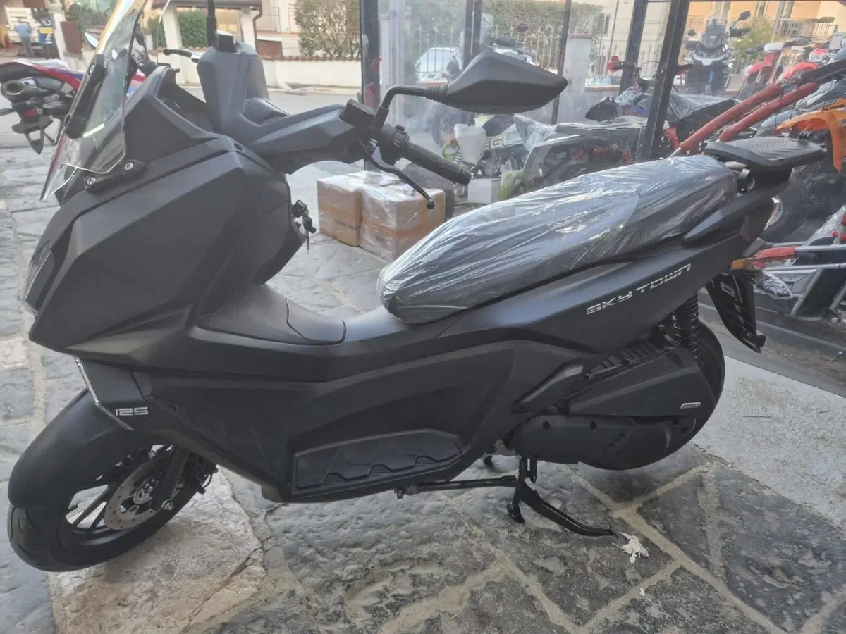 Kymco Skytown 125i (2024 - 26) (10)