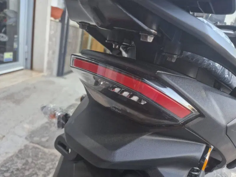Kymco Skytown 125i (2024 - 26) (15)