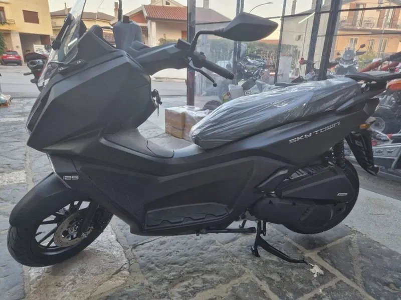 Kymco Skytown 125i (2024 - 26) (8)