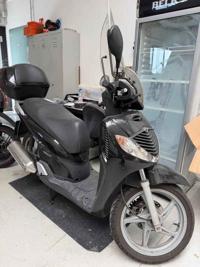 Honda SH 150 (2000 - 06) (2)