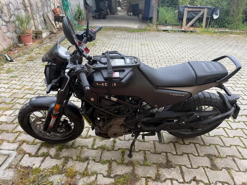 Husqvarna Svartpilen 401 (2021 - 23) (3)