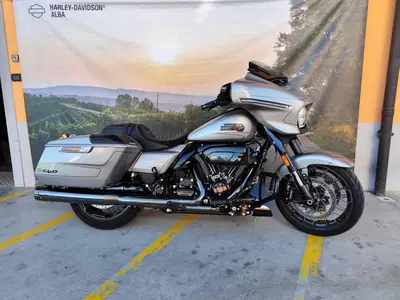 Harley-Davidson CVO Street Glide (2023) usata
