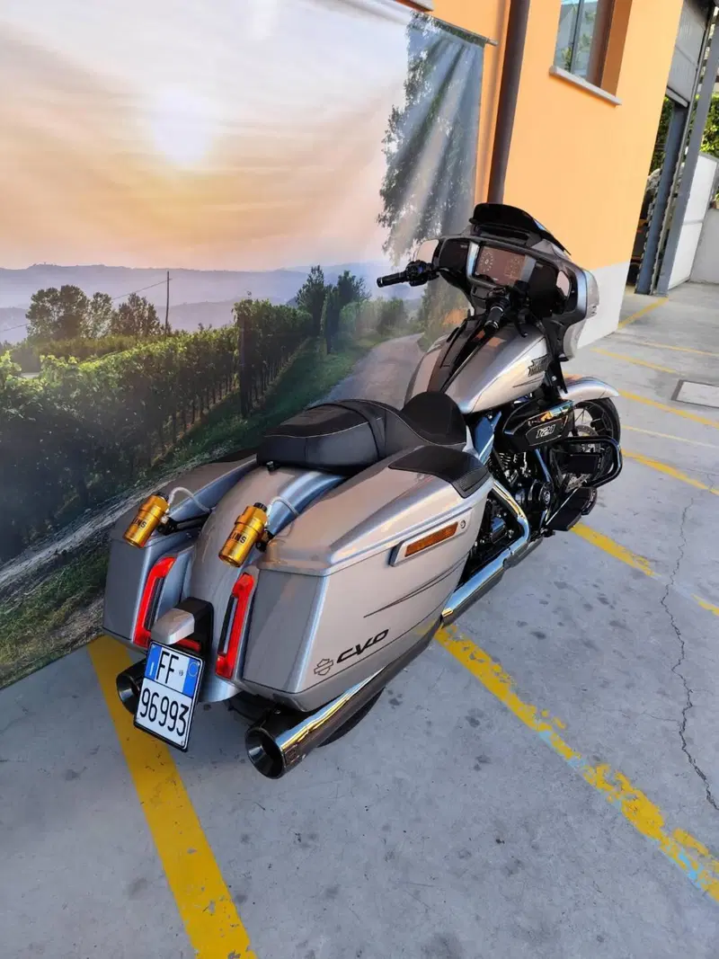 Harley-Davidson CVO Street Glide (2023) (5)