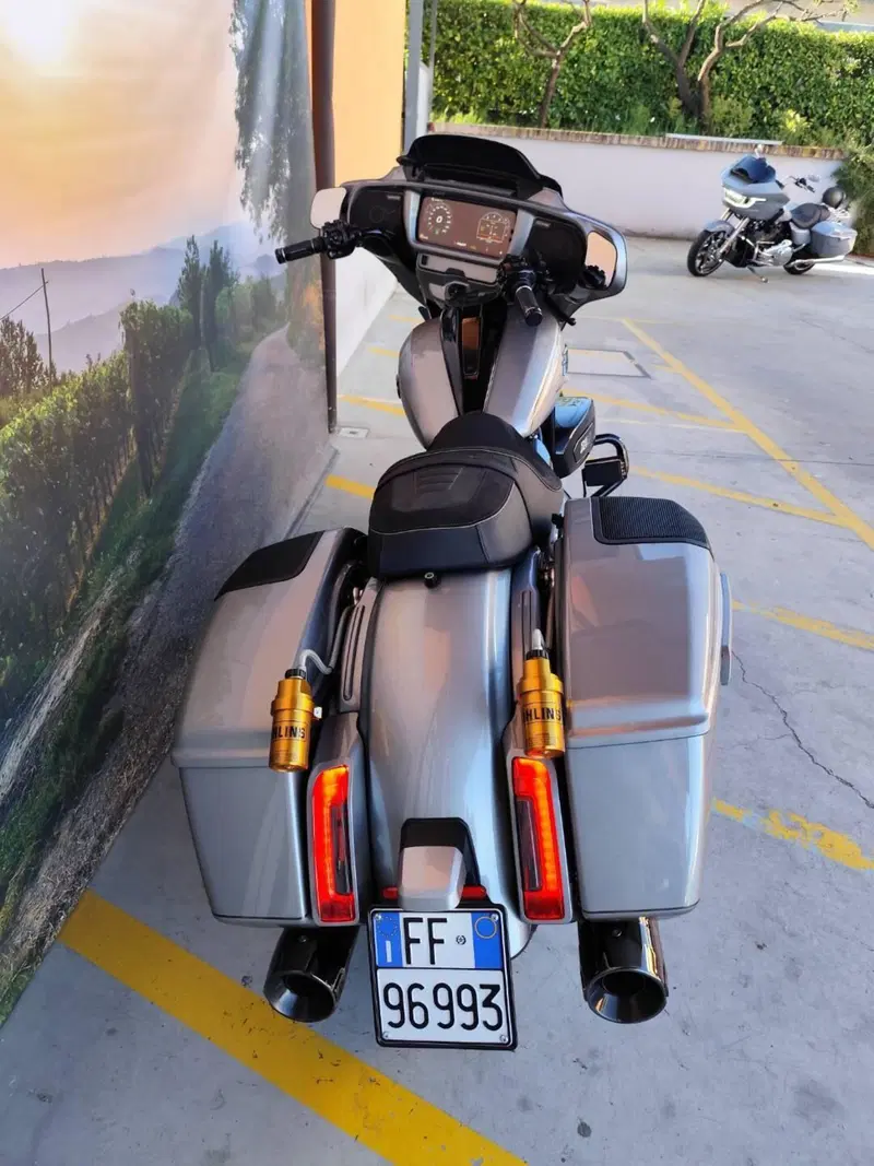 Harley-Davidson CVO Street Glide (2023) (7)