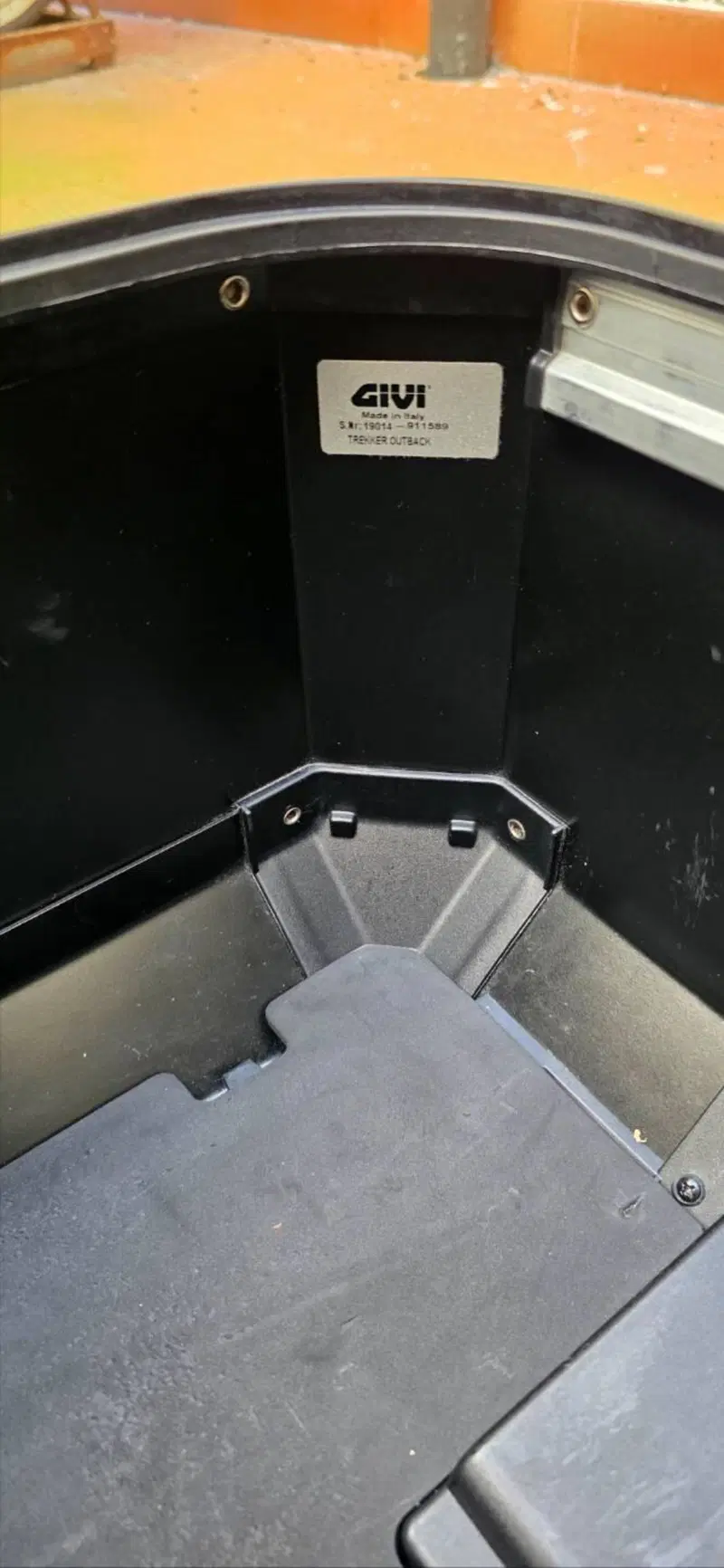 Givi Trekker Outback 42lt (6)
