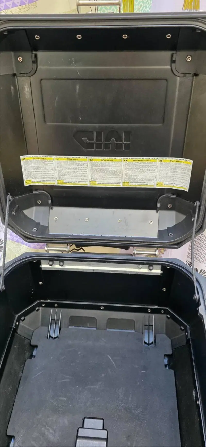 Givi Trekker Outback 42lt (8)